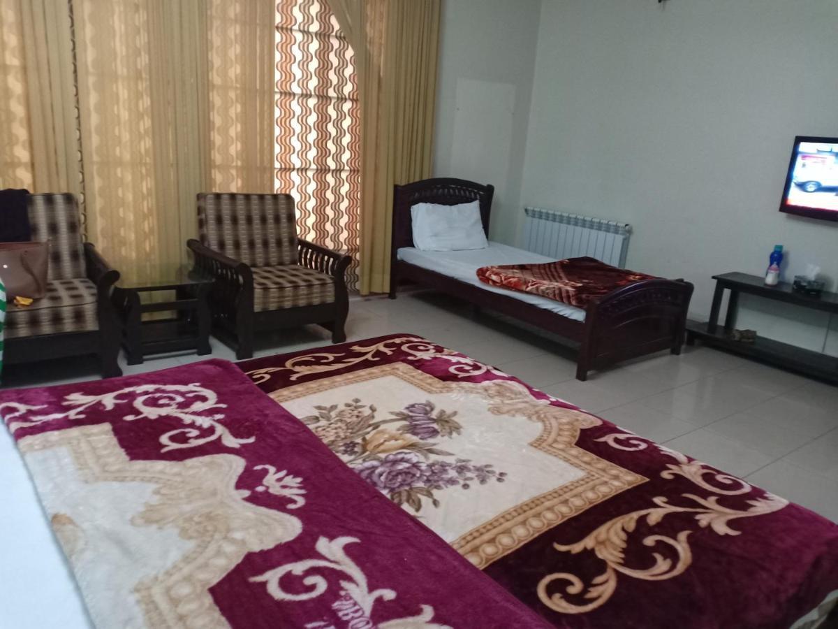 Royal Manor F-10 Bed & Breakfast Islamabad Exterior photo